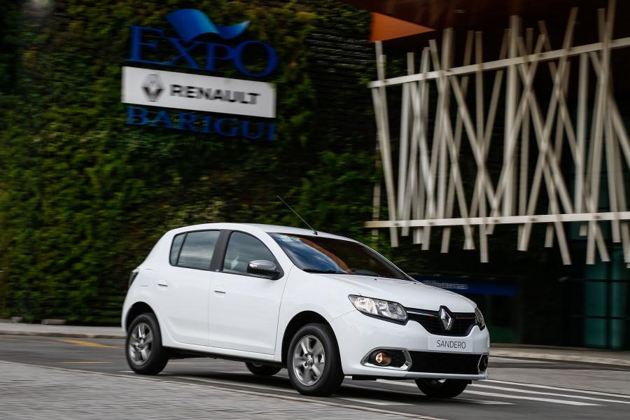  Renault Sandero Vibe 2016 года  (фото 6 из 12)
